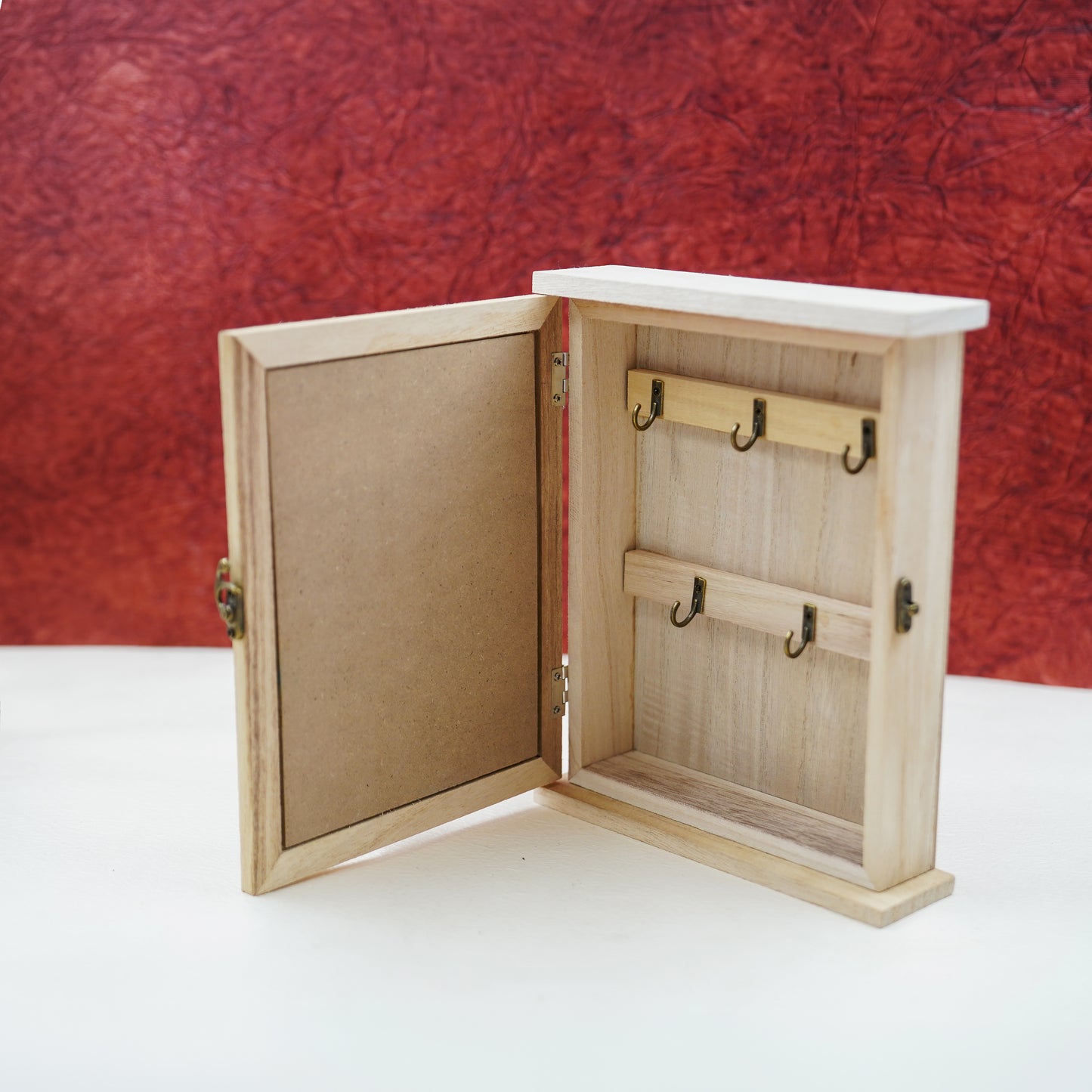 THD091 Wooden Key Holder Box with Door & Vase Décor – Tabletop (5 Hooks)