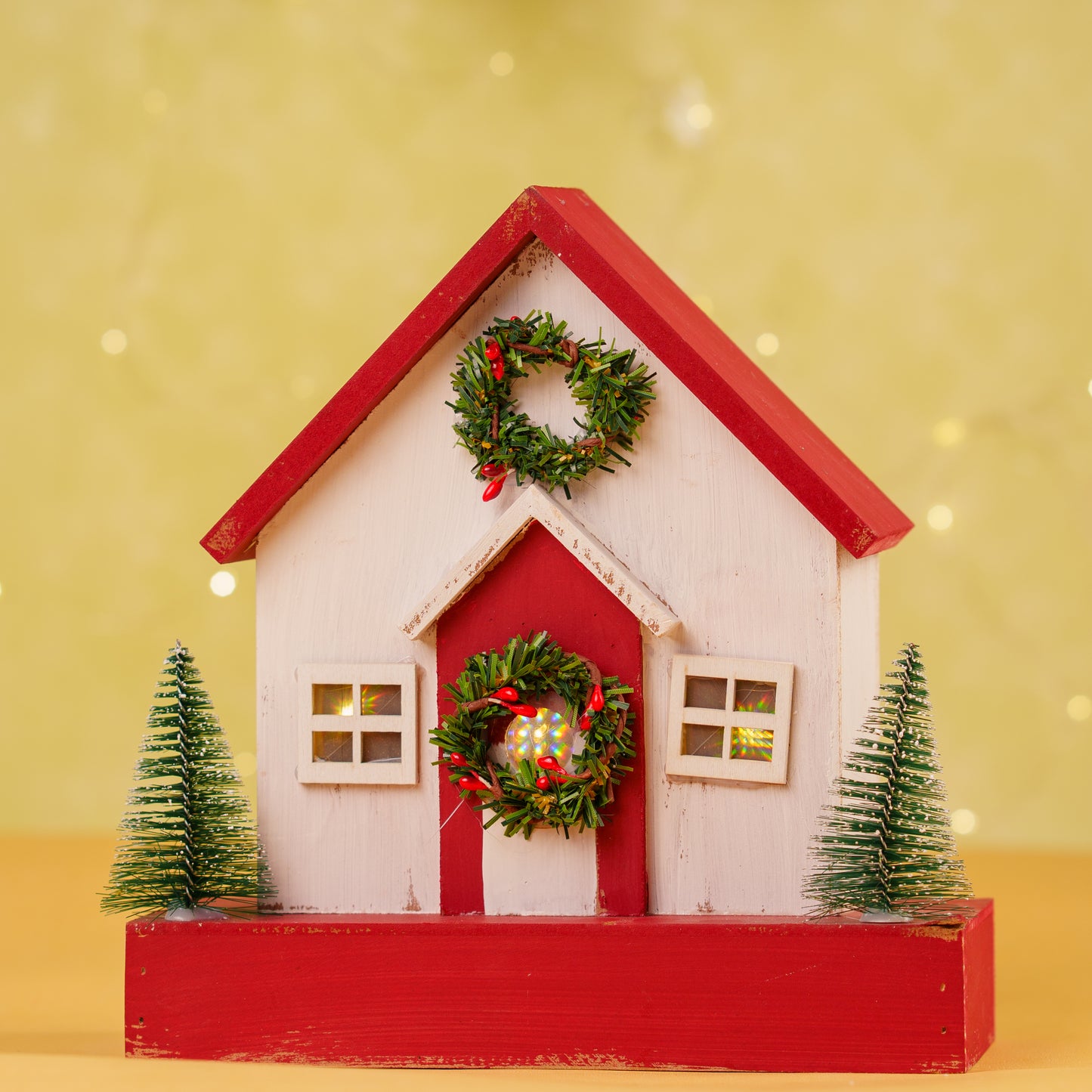 THD348 WOODEN HOUSE WITH LIGHT