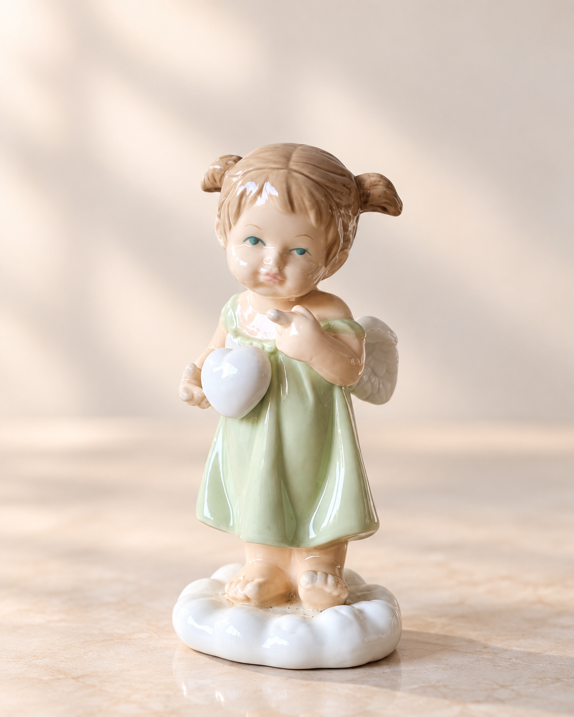 THD100 Cute Angel Figurine with Heart