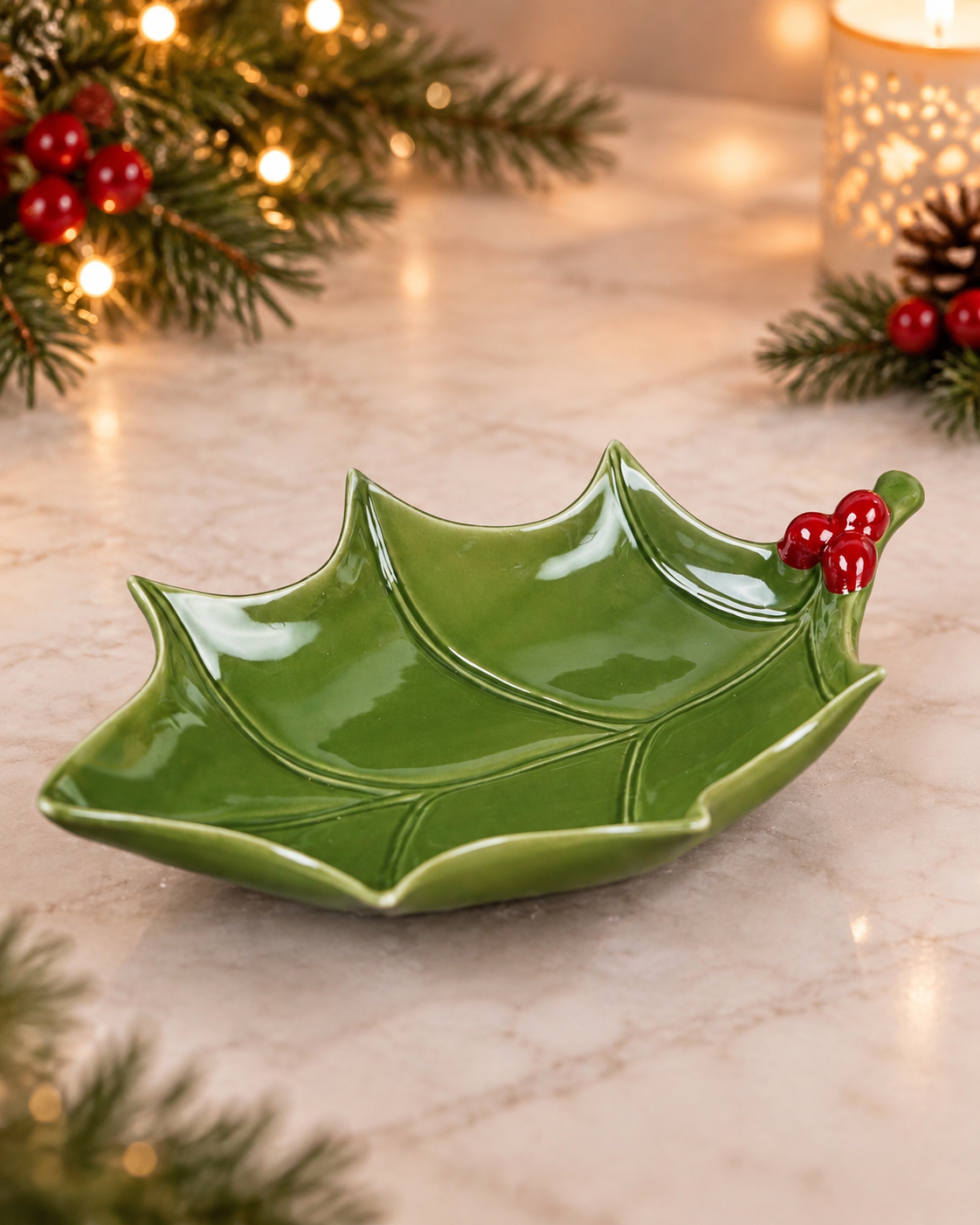 THD1058 Green Holly Leaf Christmas Decorative Tray with Berry Accent