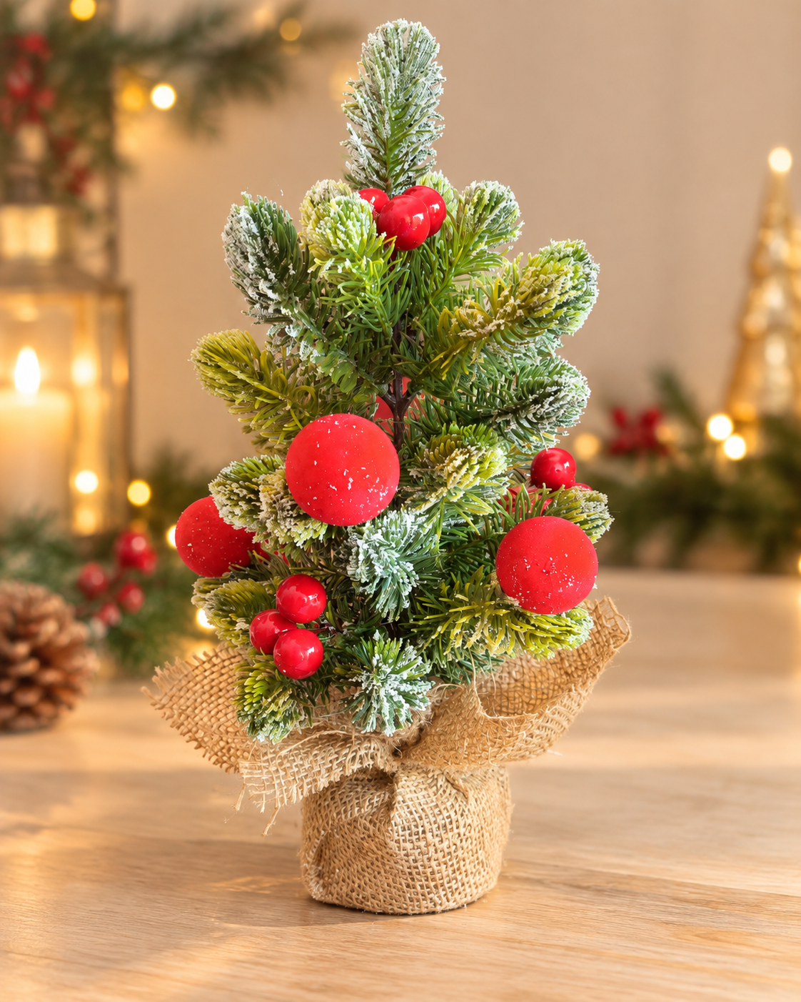 THD633 Snowy Berry Christmas Tree Arrangement