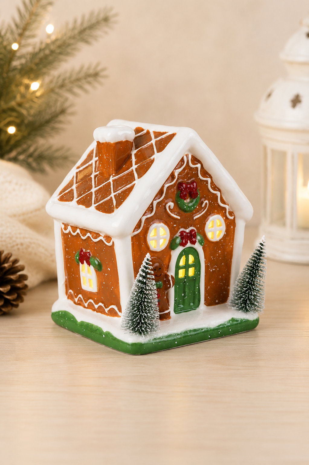 THD571b Gingerbread House with Light