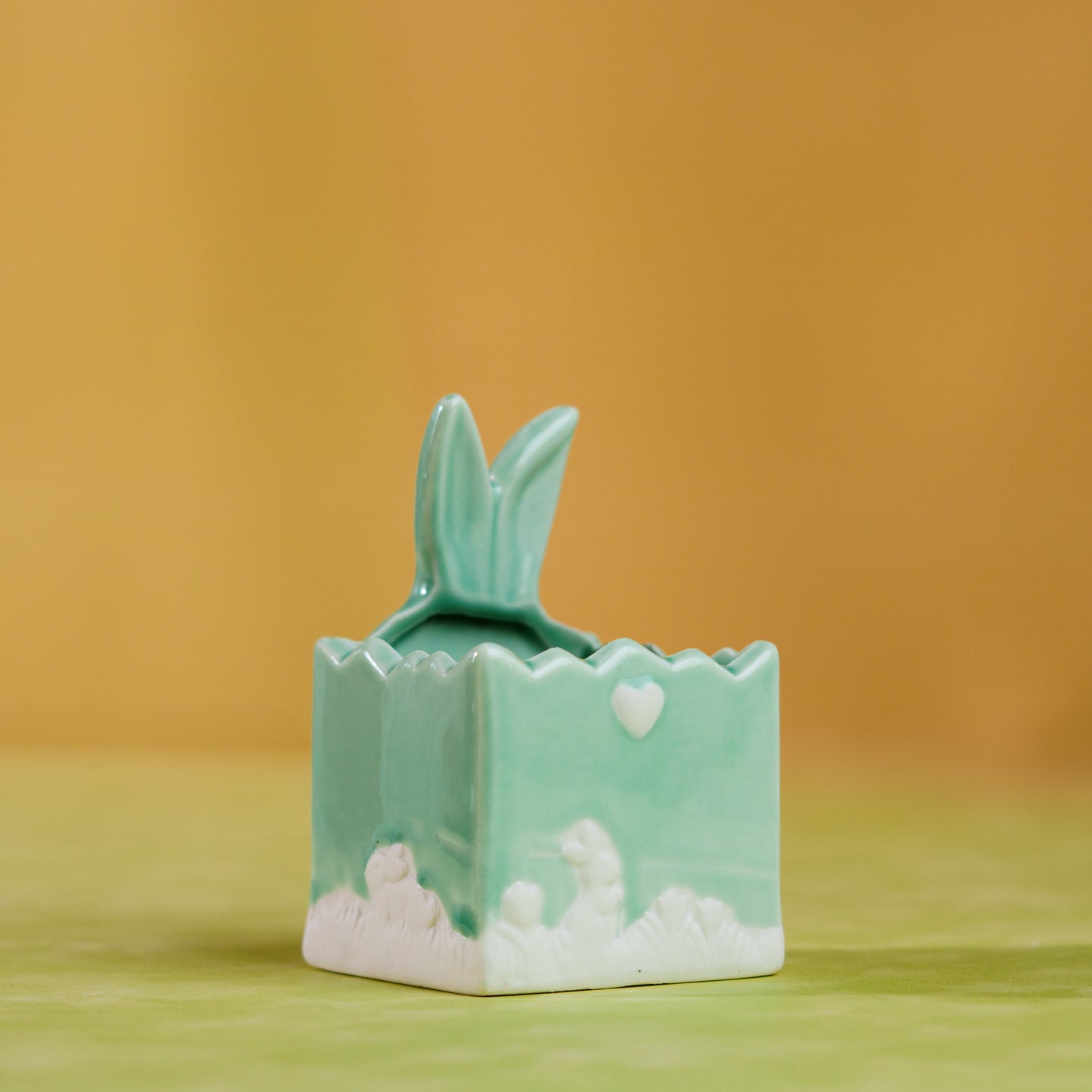 ED13 BUNNY HOLDER