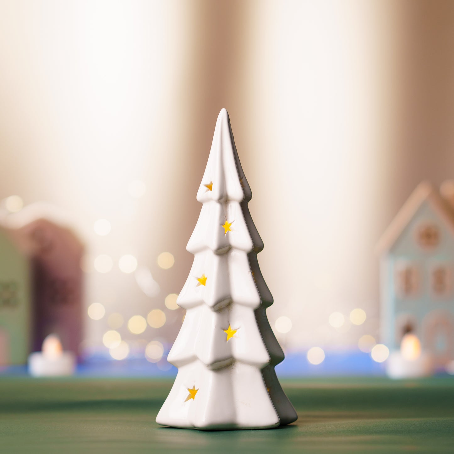 THD100 WHITE TREE WITH LIGHT