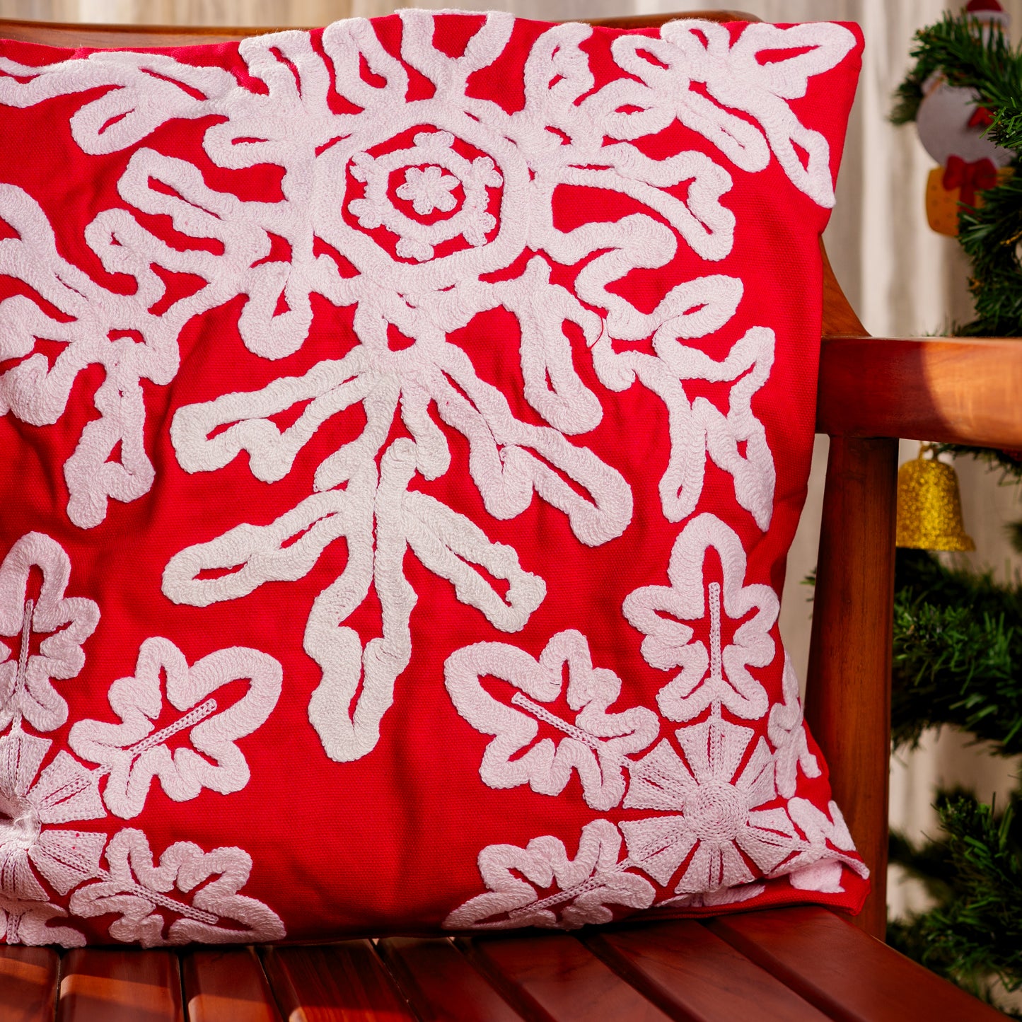 ELEGANT SNOWFLAKE BURST