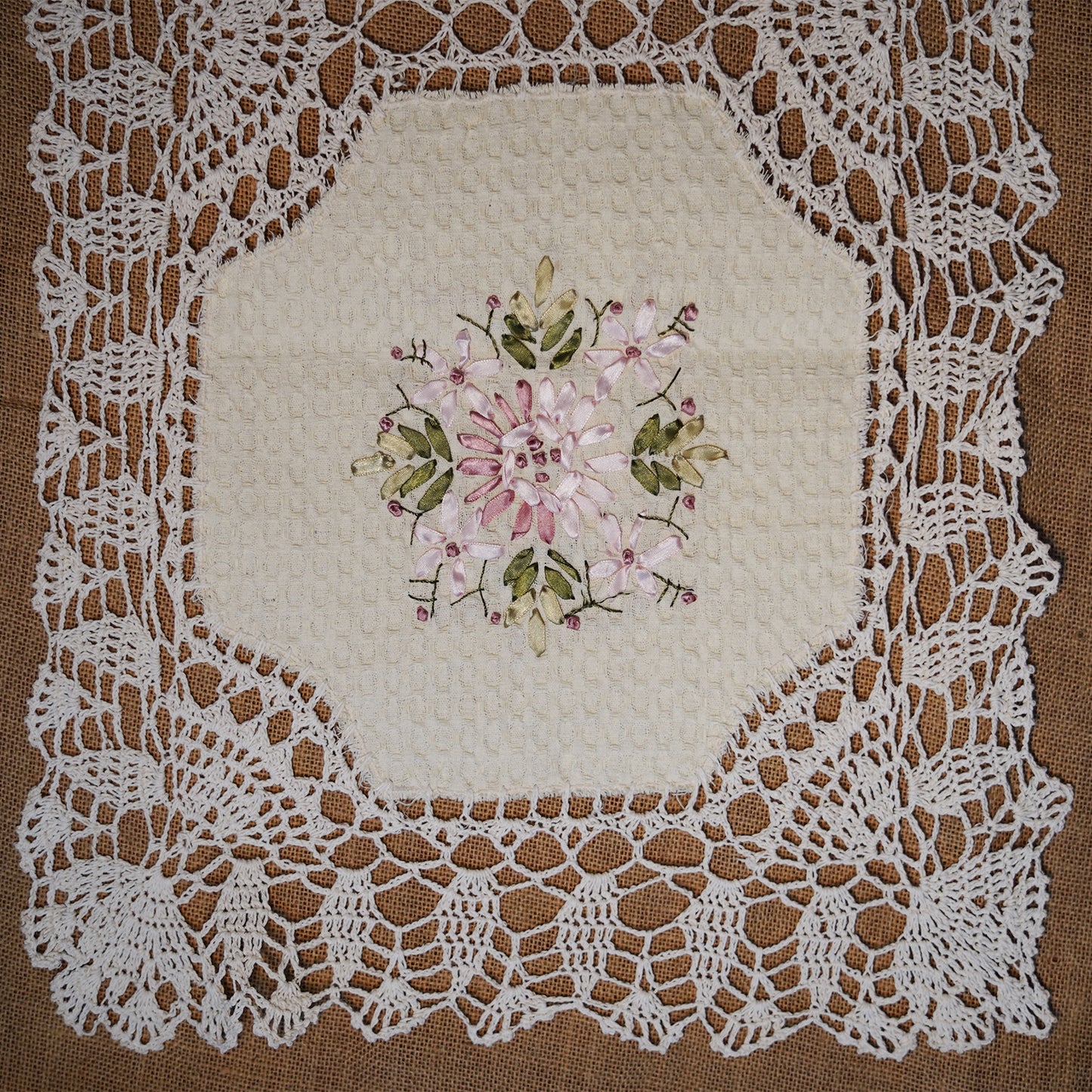 EMBROIDERED TABLE RUNNER WITH CROCHET LACE EDGE