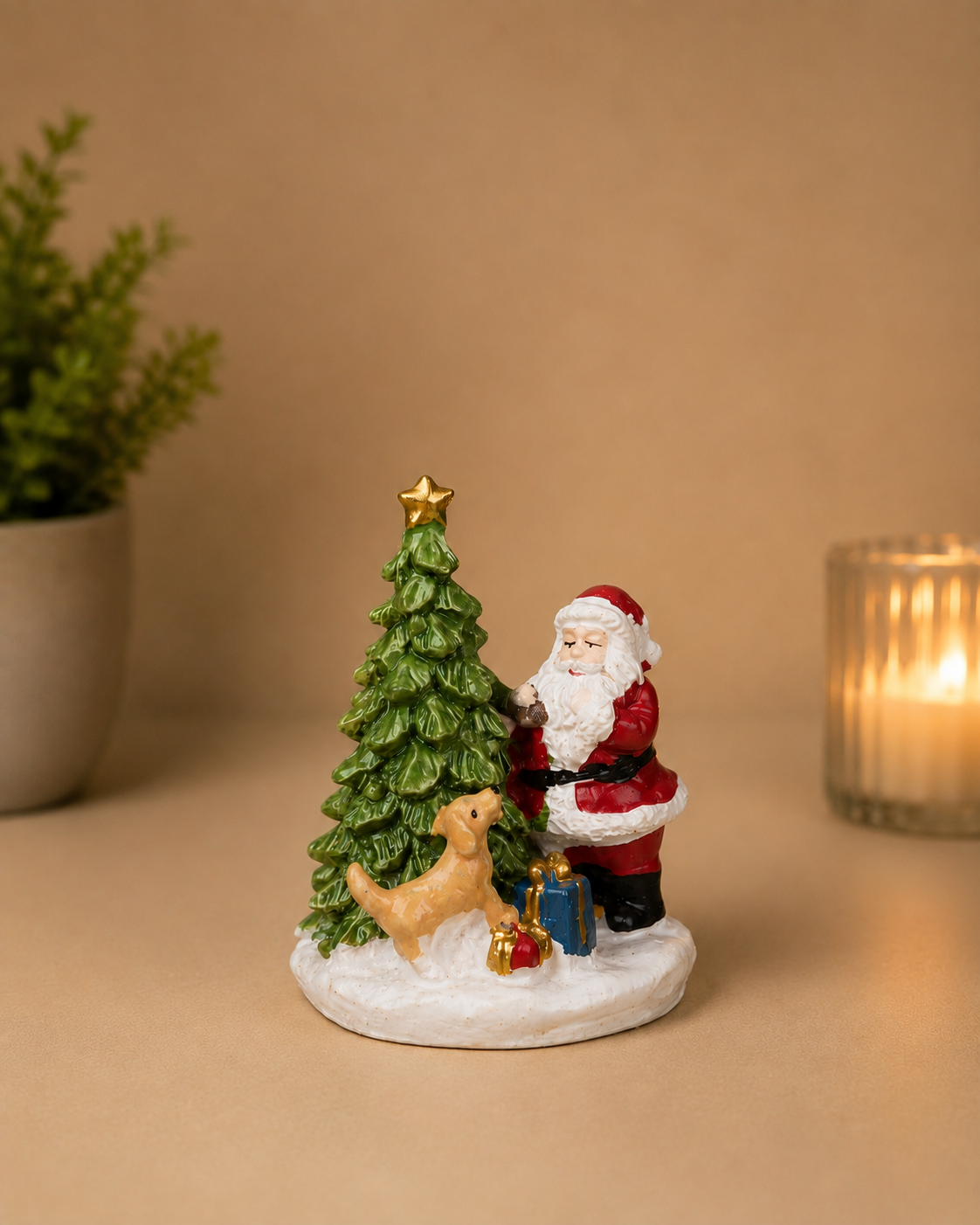THD564 Santa Claus & Christmas Tree Resin Figurine