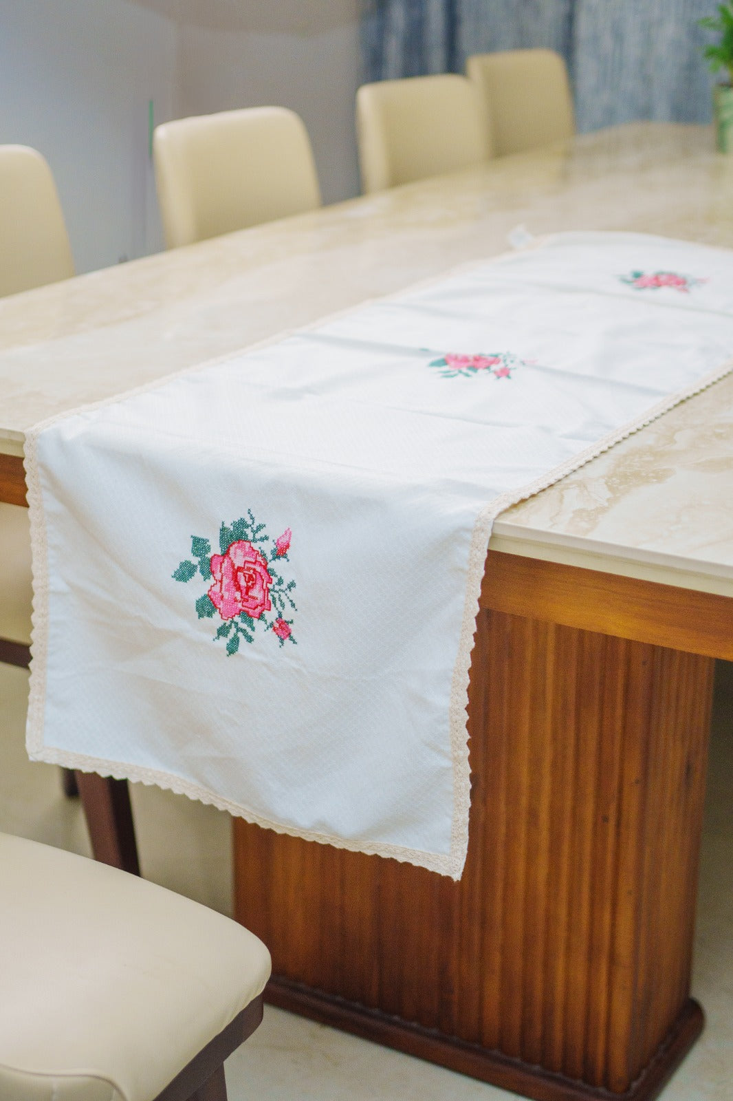 CROSS STITCH RUNNER CREAM