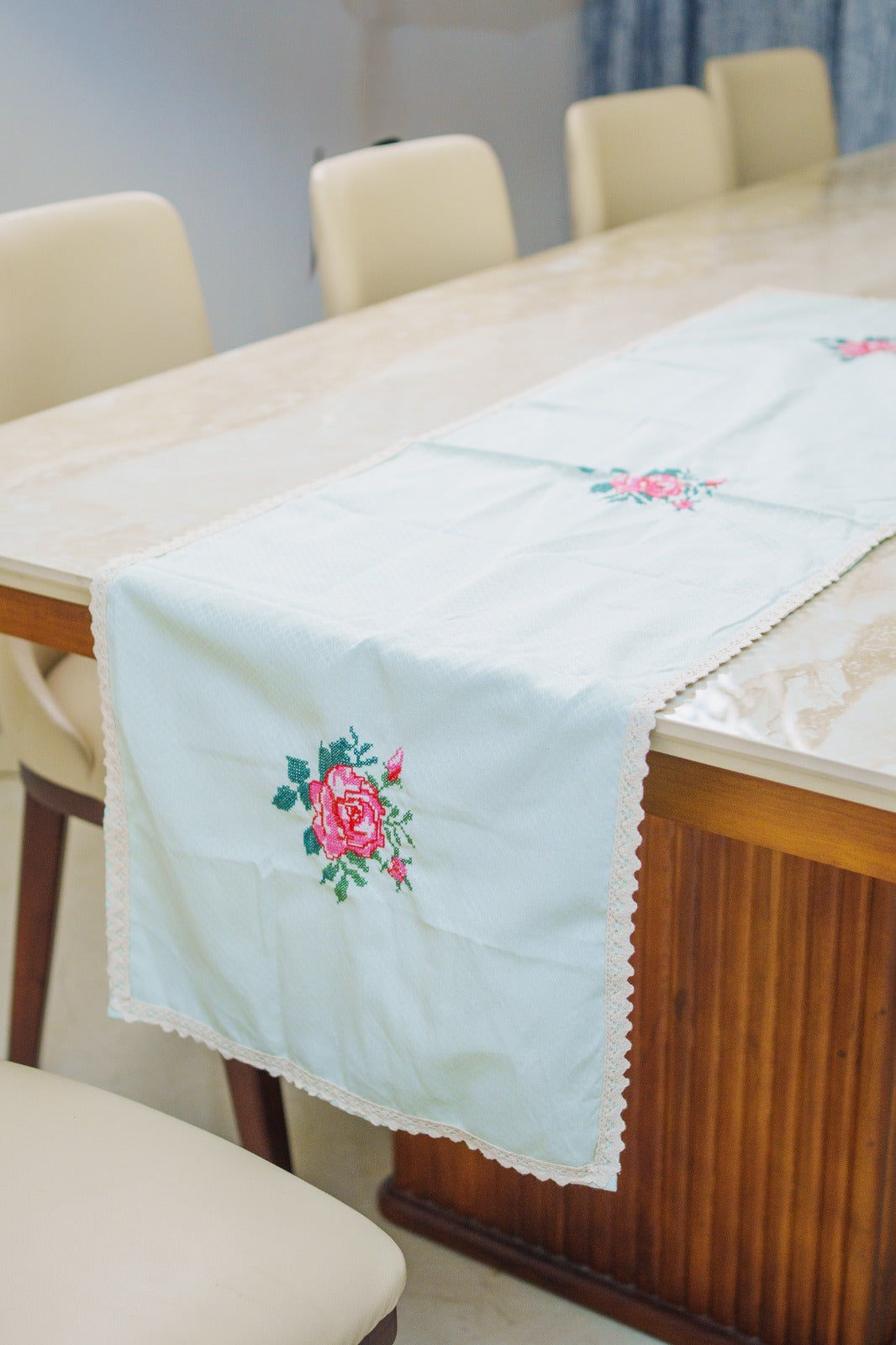 CROSS STITCH RUNNER