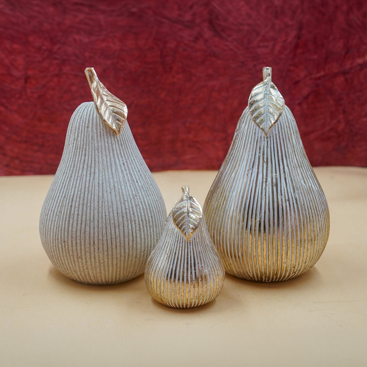 THD084 Decorative Pear Figurine (Matte & Gold Finish Options)