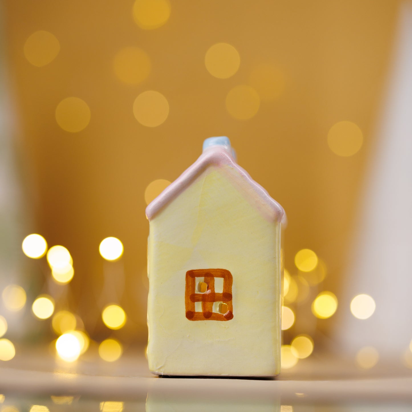 THD431 COLOR HOUSE WITH LIGHT