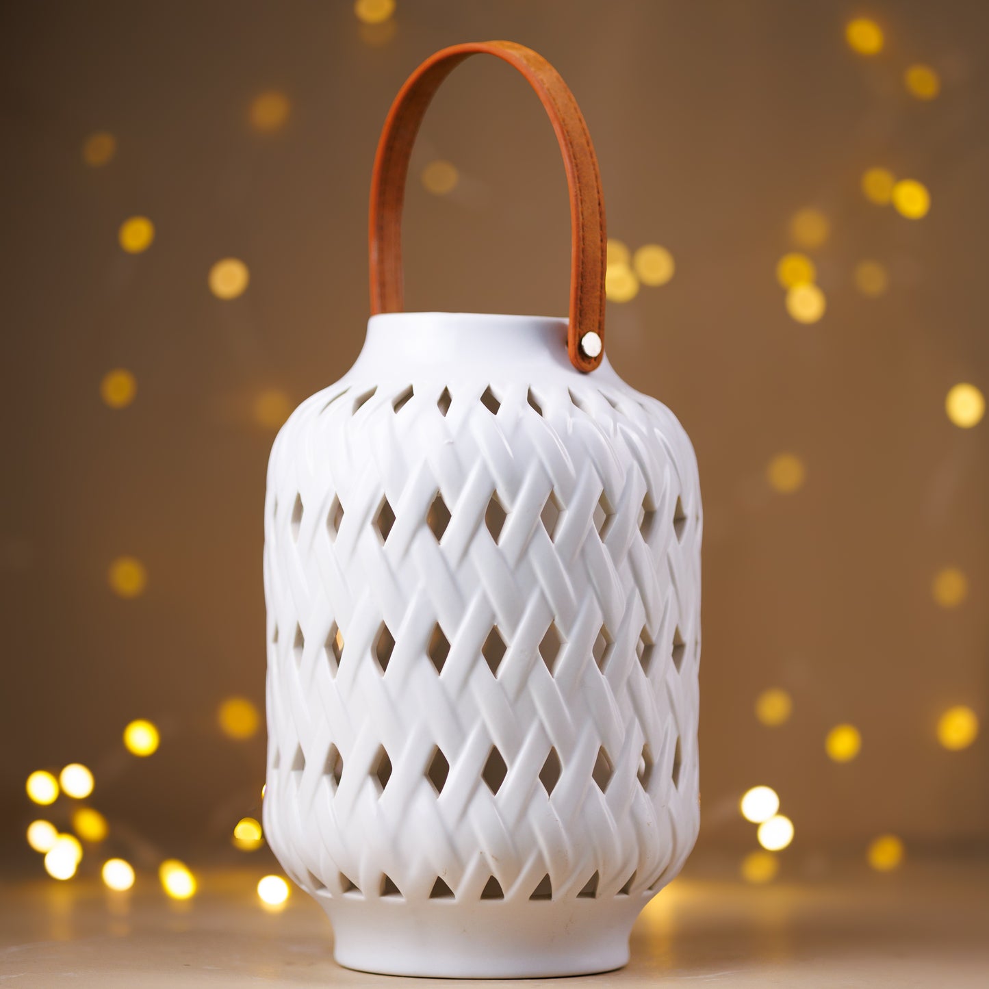 THD451 LANTERN  WITH LEATHER HANDLE