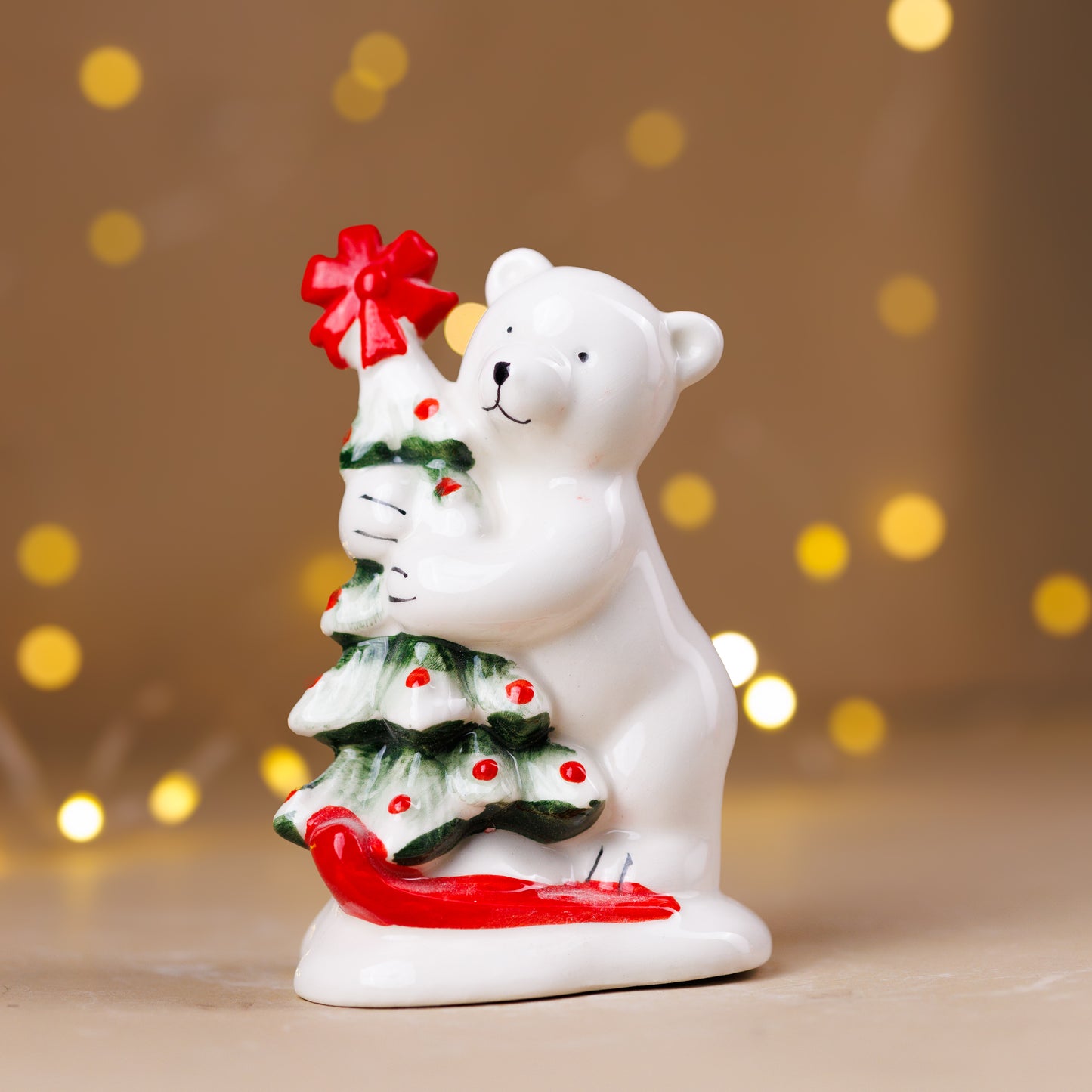 THD443 BEAR WITH TREE