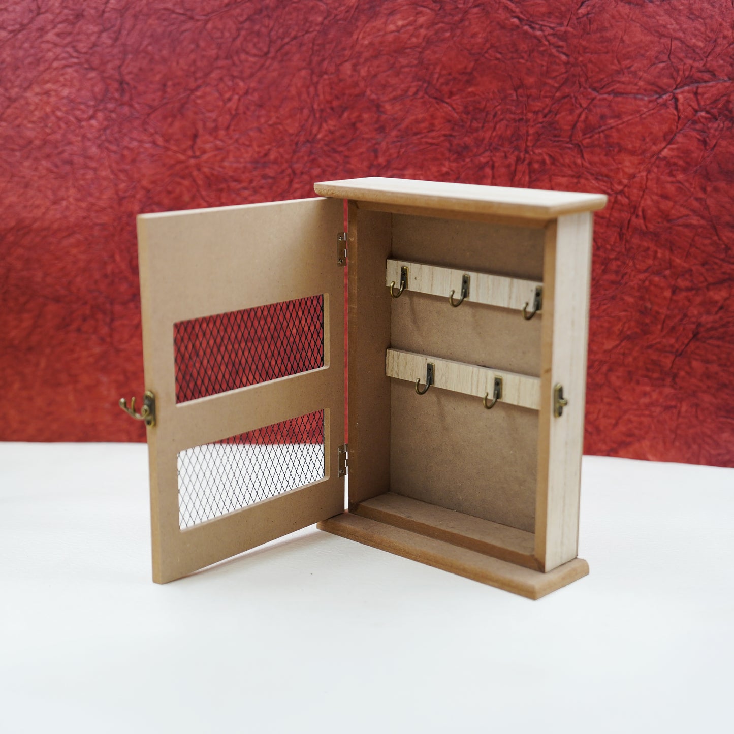 THD089 Wooden Key Holder Box with Door – Tabletop Organizer (5 Hooks)