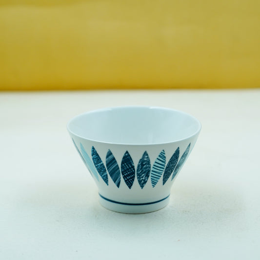 THD131  Ceramic Serving Bowl – Leaf Pattern Design