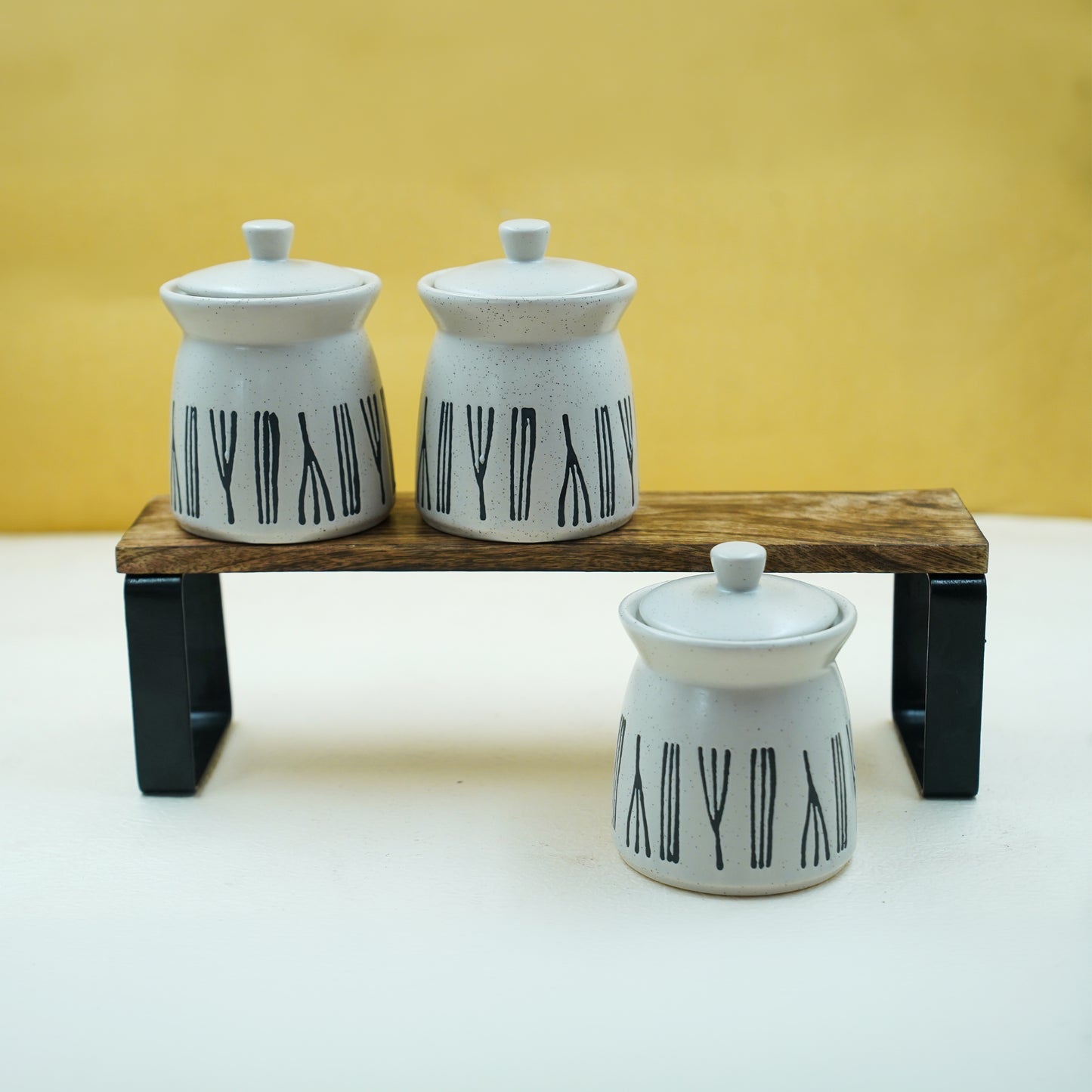 THD125 Ceramic Storage Jars with Lid – Set of 3 (Without Stand)