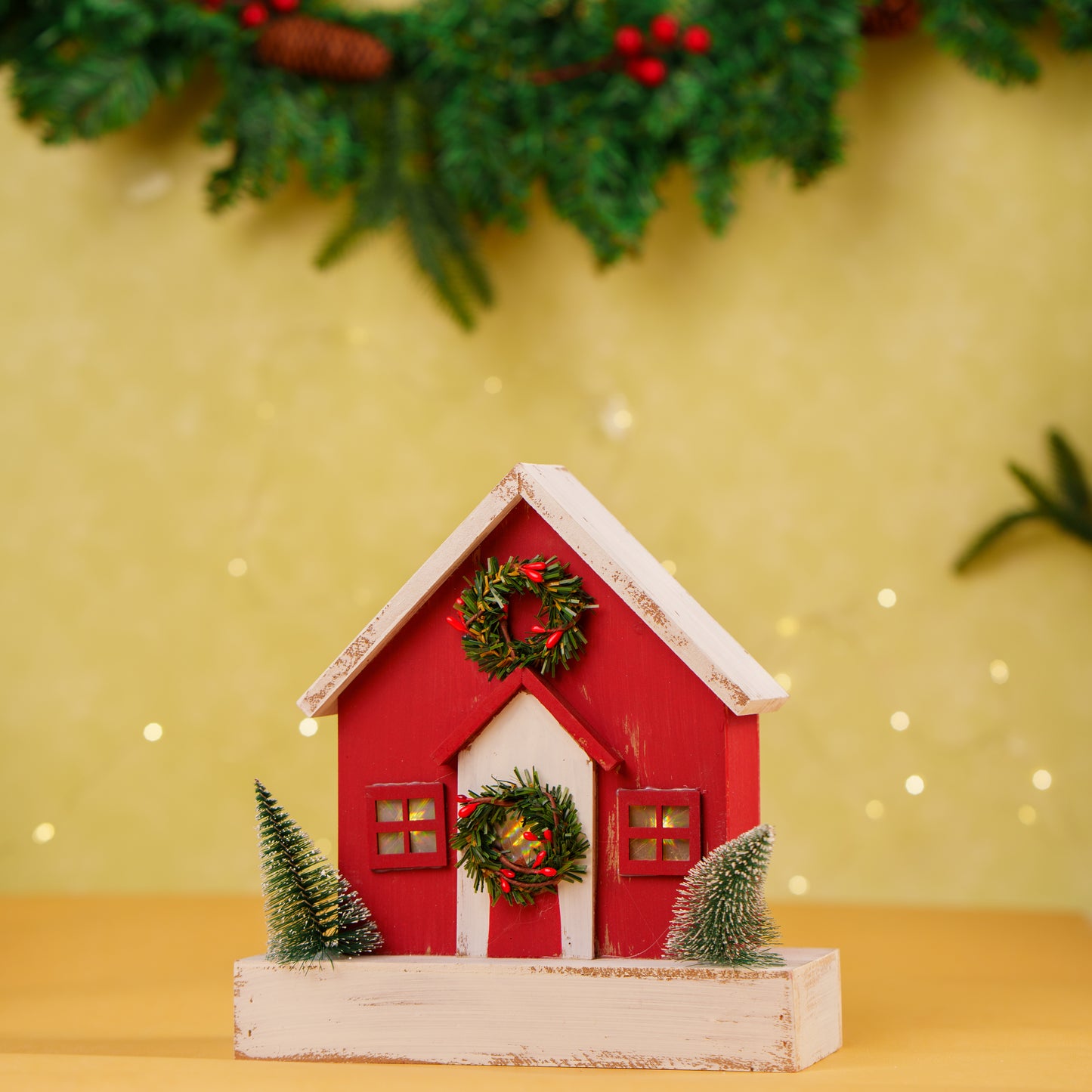 THD347 WOODEN HOUSE WITH LIGHT