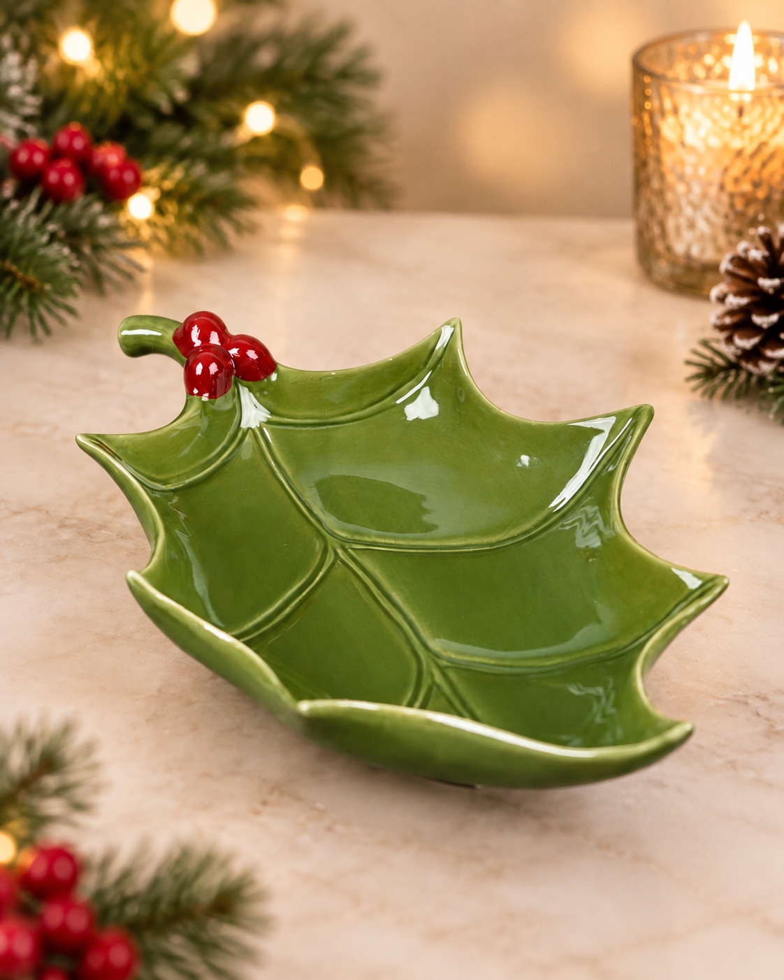THD1057 Green Holly Leaf Christmas Decorative Tray with Berry Accent