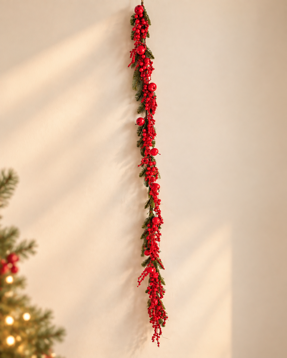 THD970 Red Berry & Pine Garland