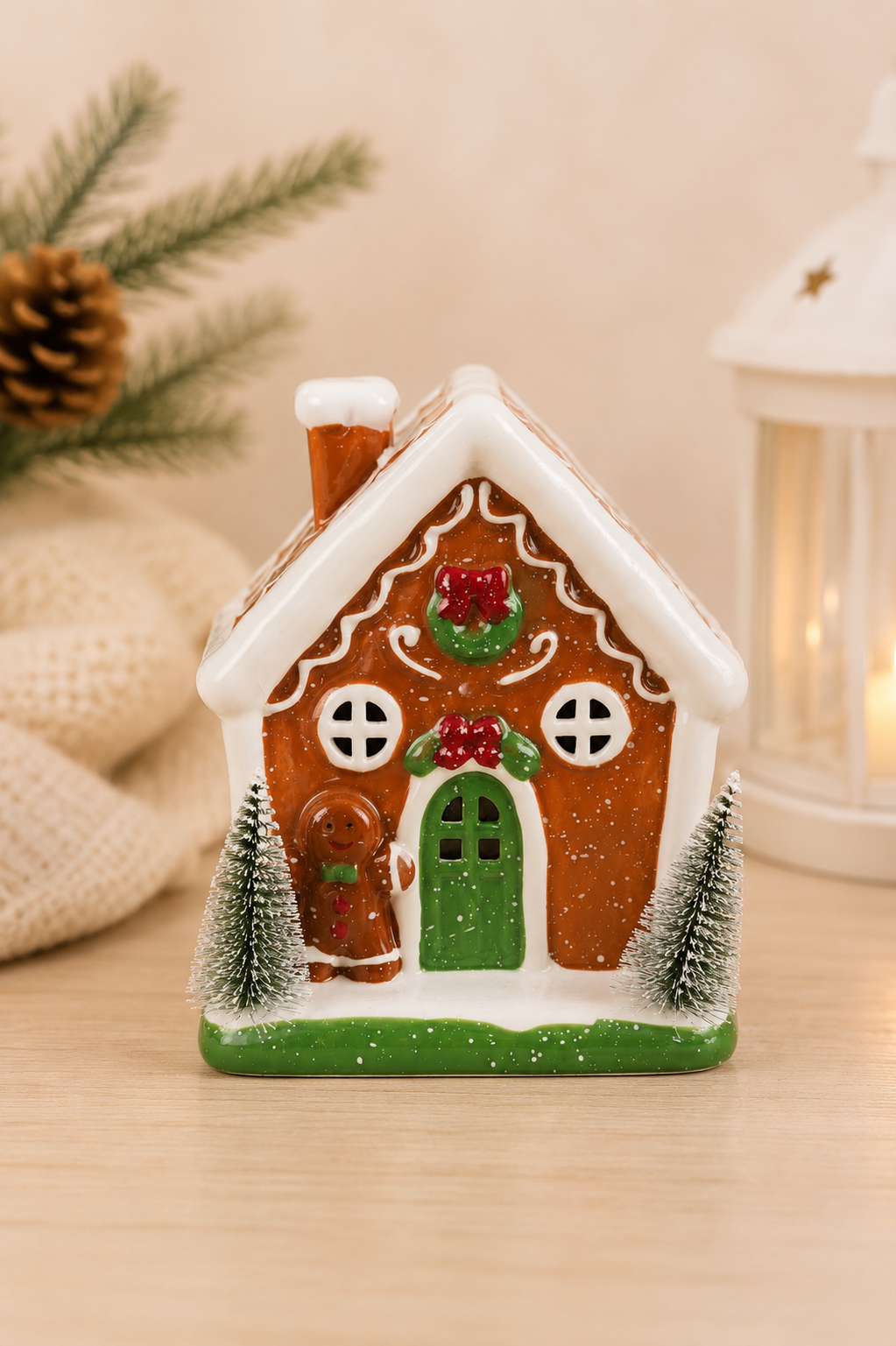 THD571b Gingerbread House with Light