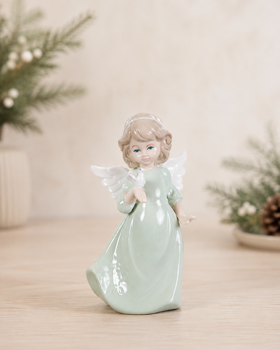 THD566 Ceramic Angel Figurine