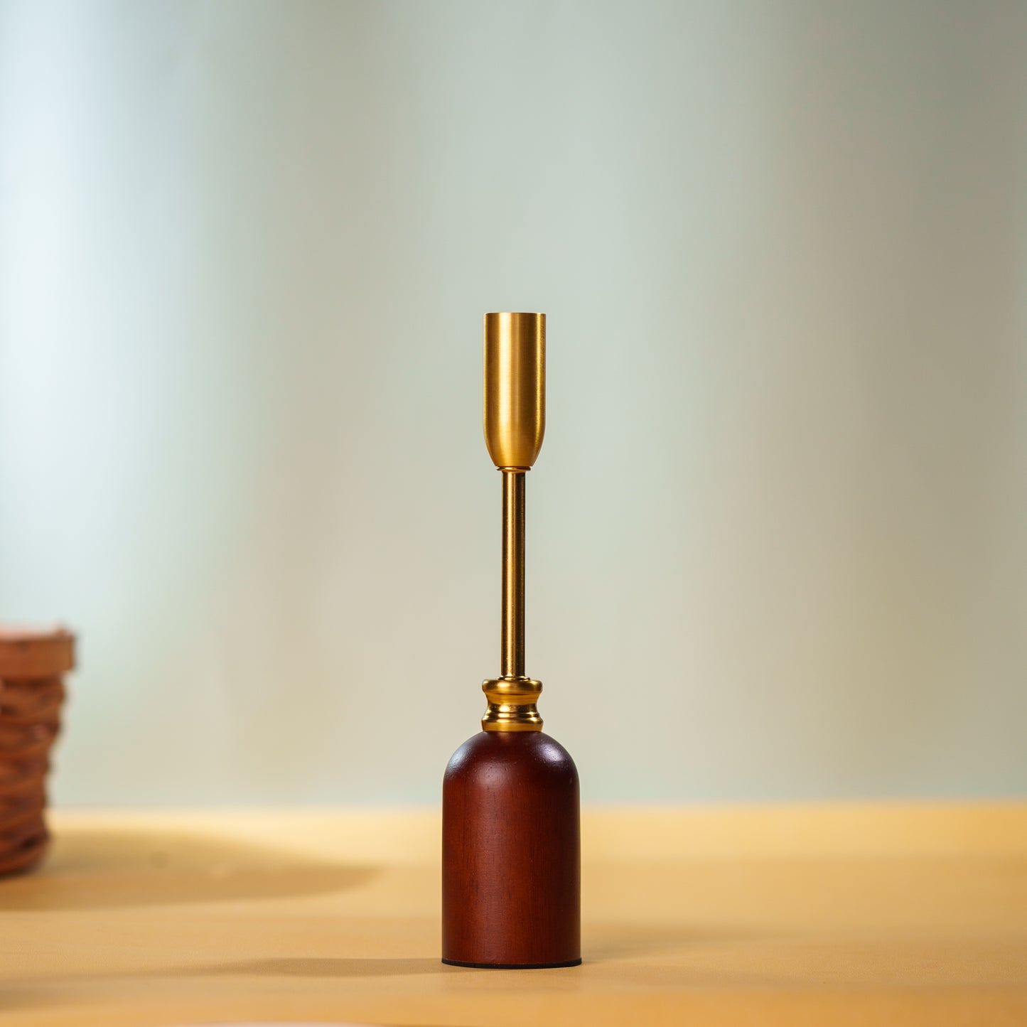 THD367 CANDLE HOLDER