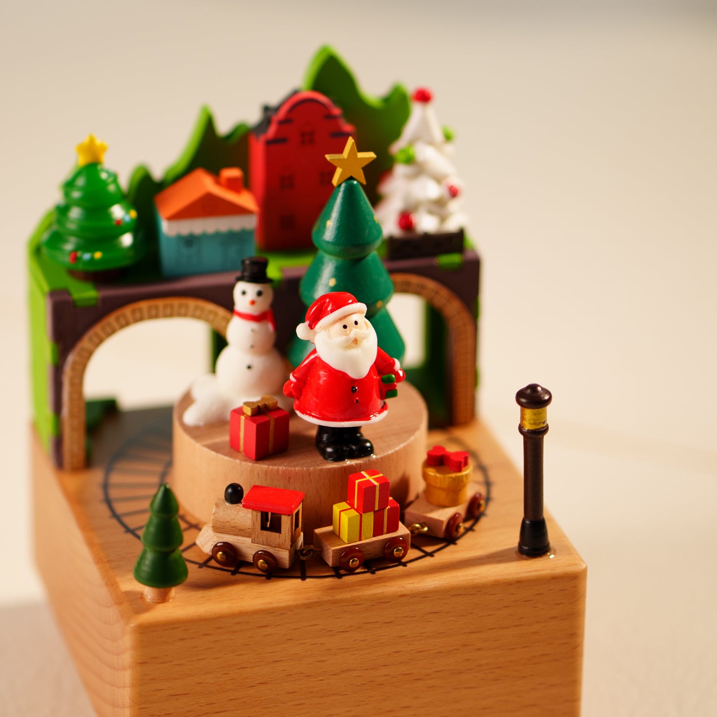 THD377 MUSICAL BOX WITH WINDING KEY