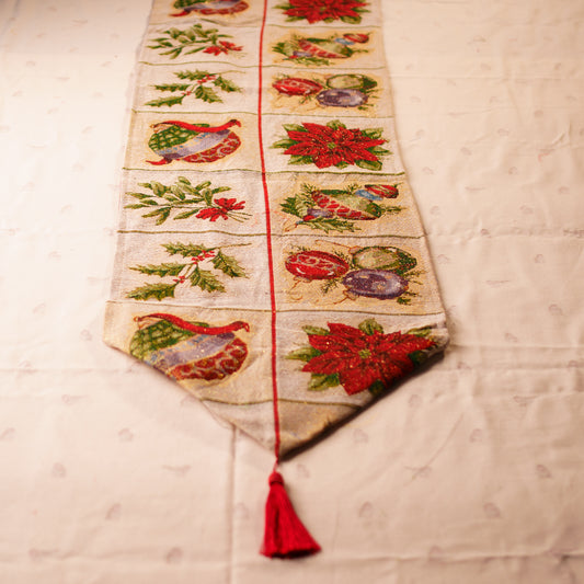 FESTIVE POINSETTIA RUNNER