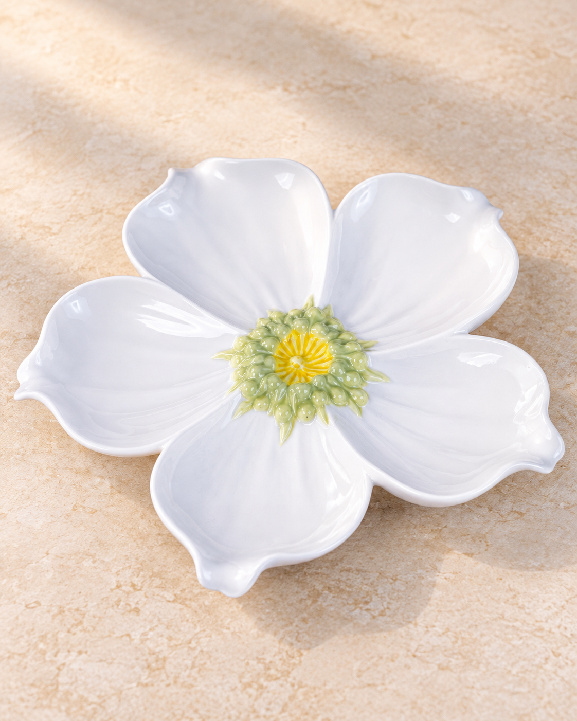 TT-169 Flower-Shaped Ceramic Decorative Plate