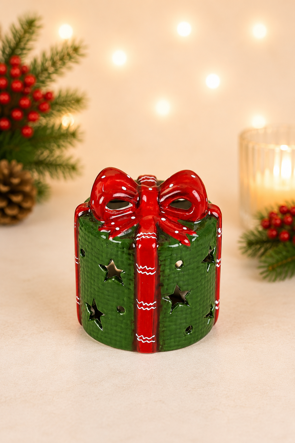 THD911 Light-Up Christmas Gift Box Figurine