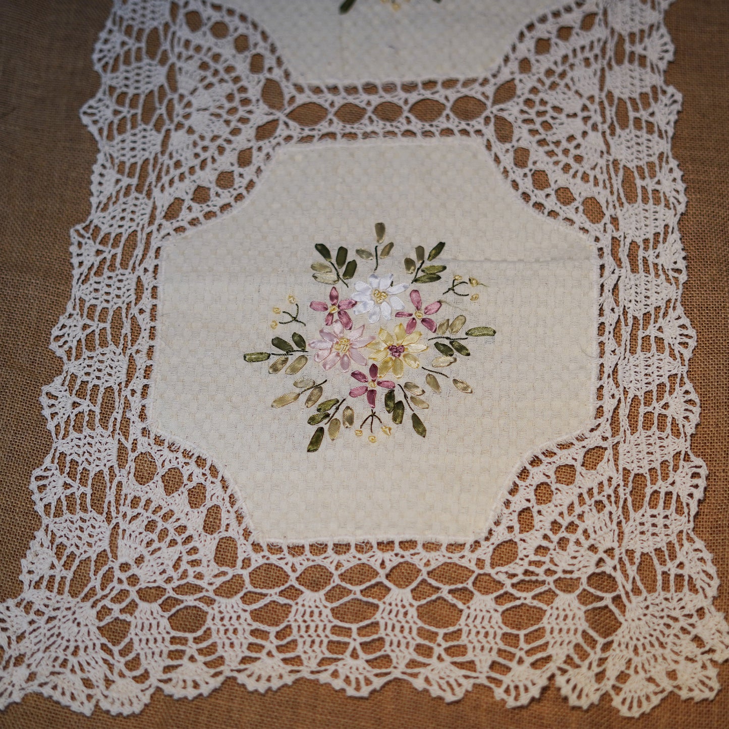 EMBROIDERED TABLE RUNNER WITH CROCHET LACE EDGE