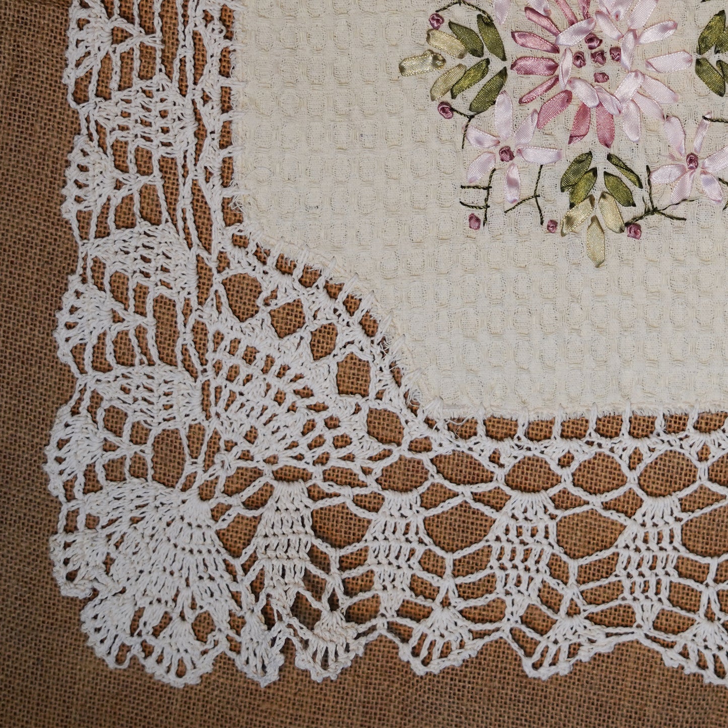 EMBROIDERED TABLE RUNNER WITH CROCHET LACE EDGE