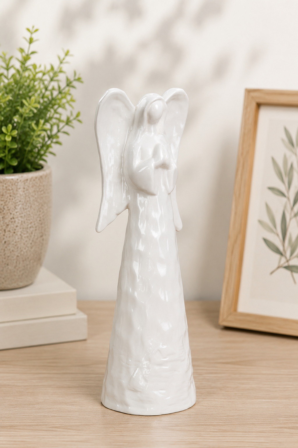 THD532 Glossy Ceramic Angel Figurine