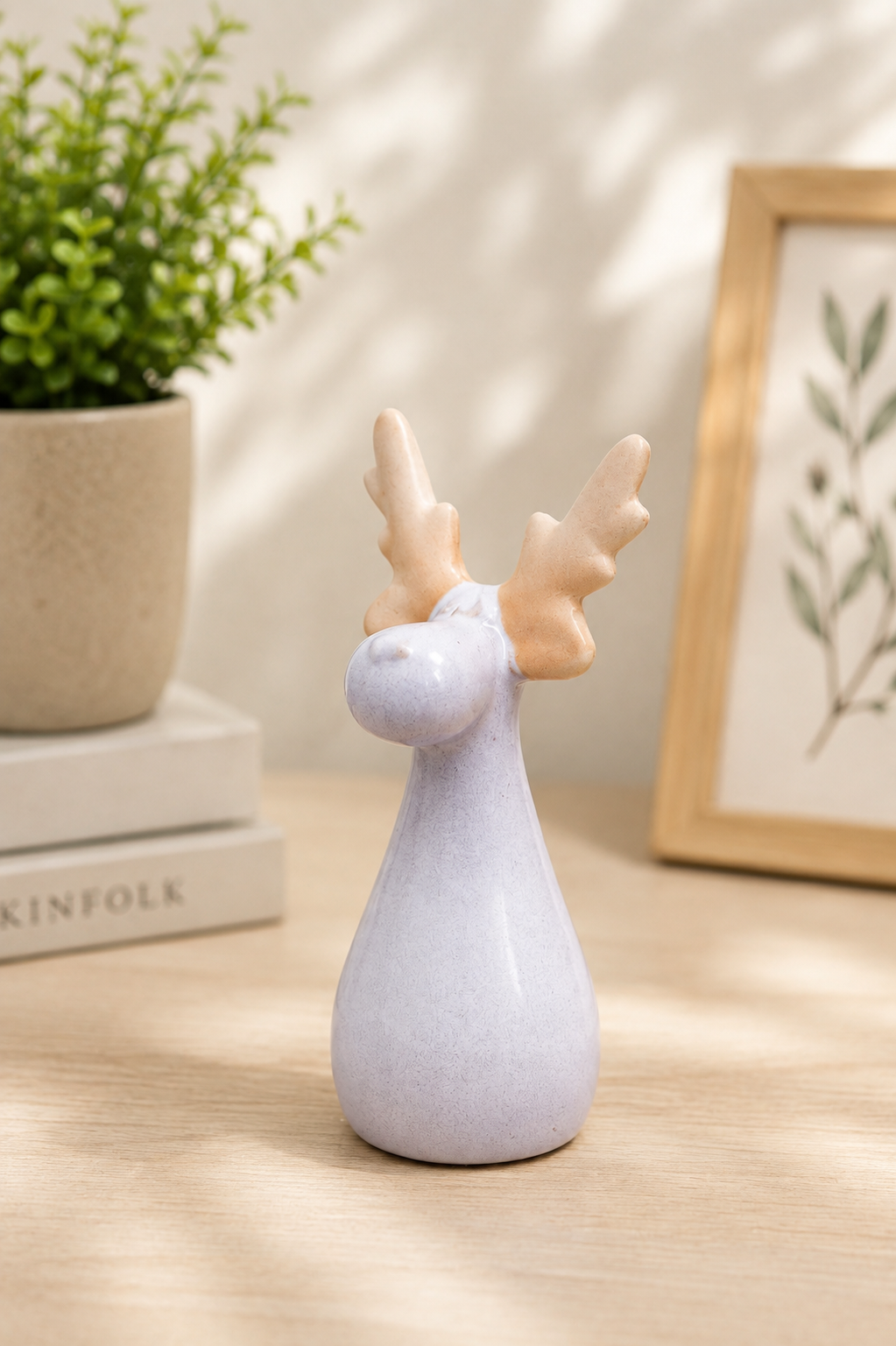 THD540 Ceramic Reindeer Figurine