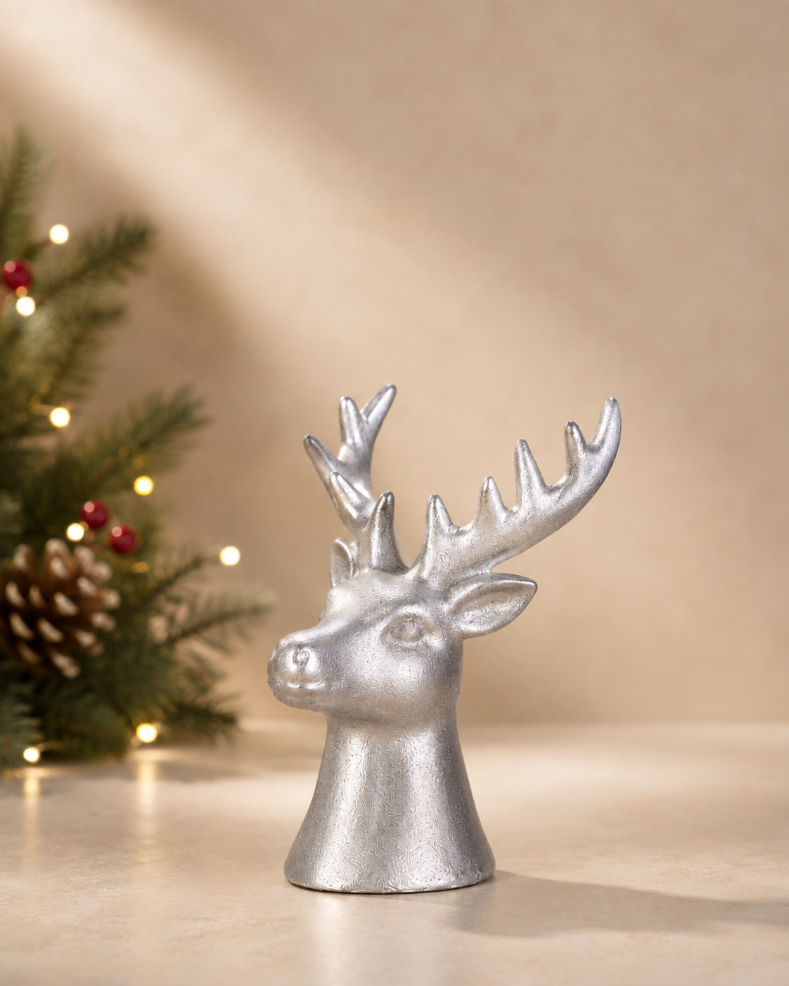THD548 Silver Reindeer Figurine