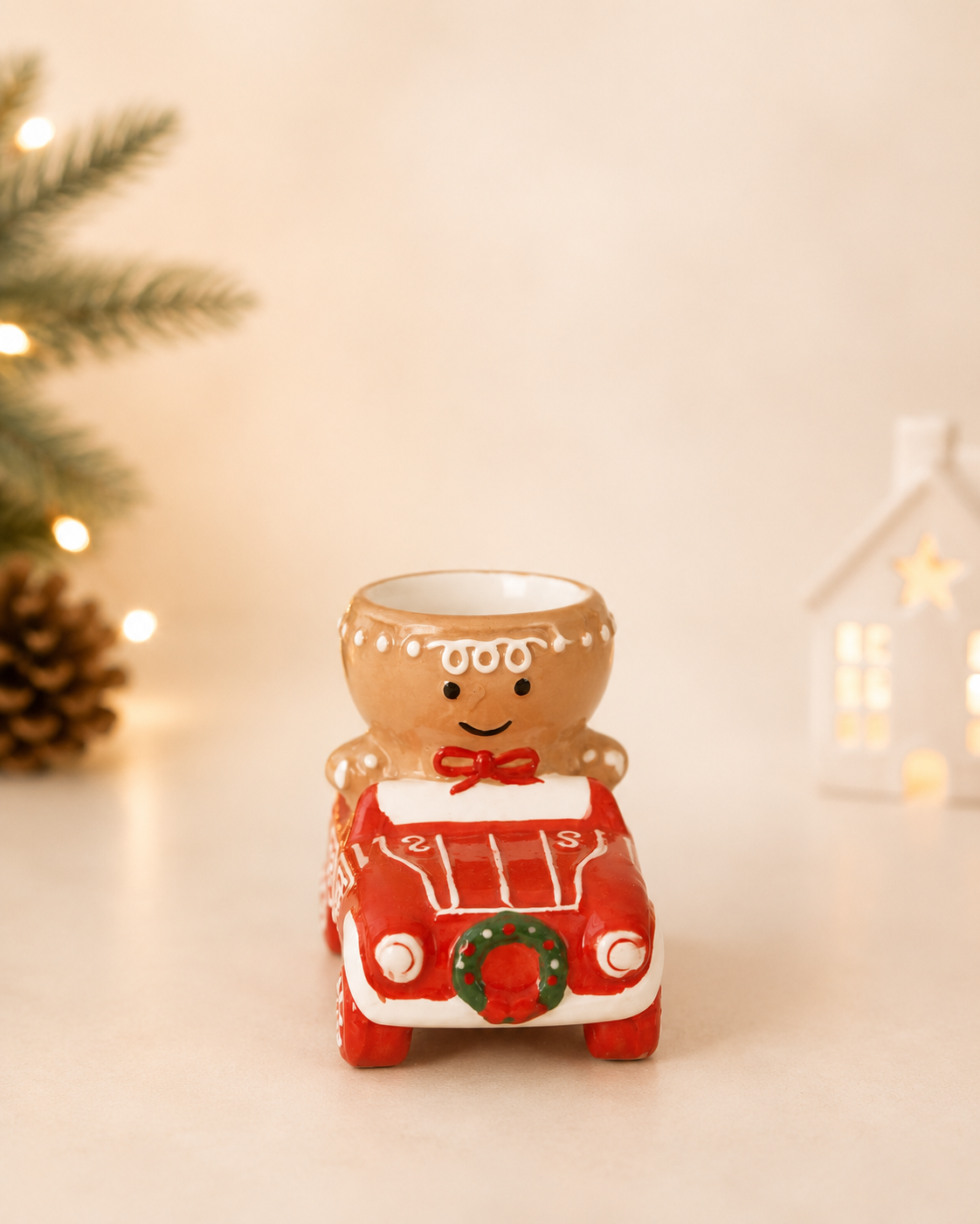 THD597 Gingerbread Man Bowl Truck Christmas Décor