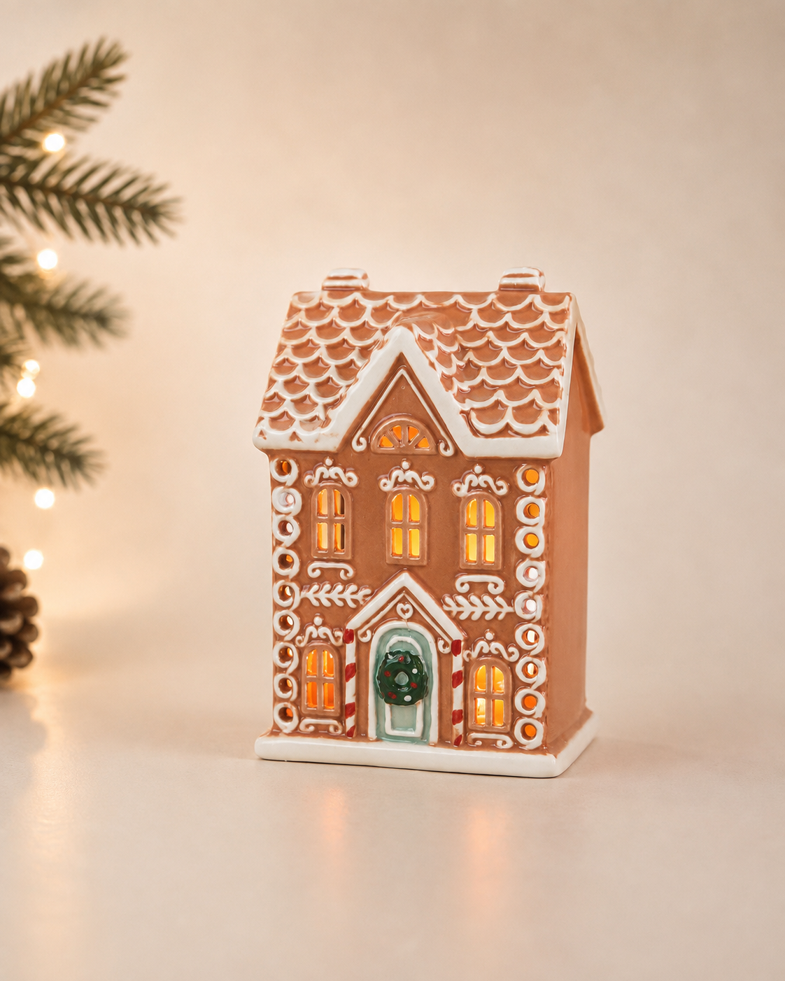 THD626 Light-Up Gingerbread House Ceramic Christmas Décor