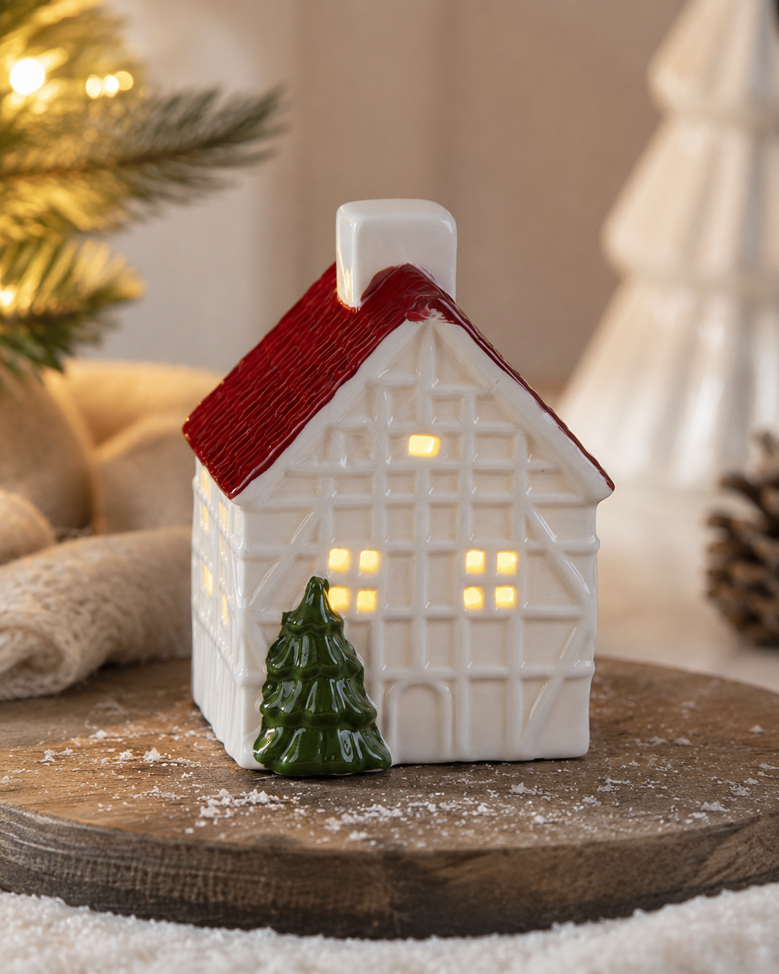 THD793 Glowing Ceramic Christmas Village House