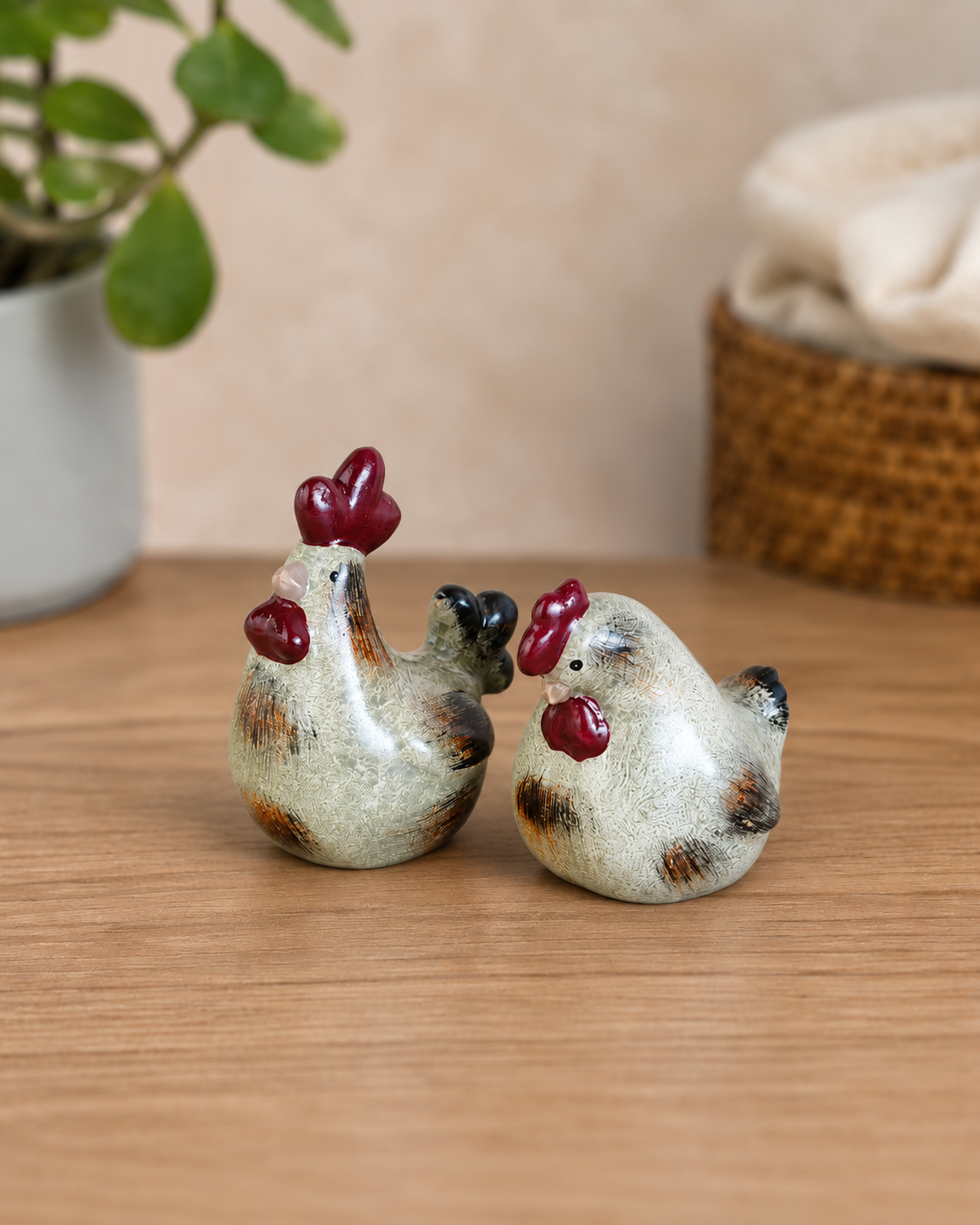 TT- 199 Rustic Ceramic Hen Figurine Set